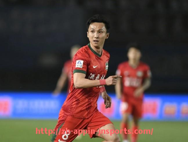 江南体育APP-法甲球队最新排名及竞争态势深度解析